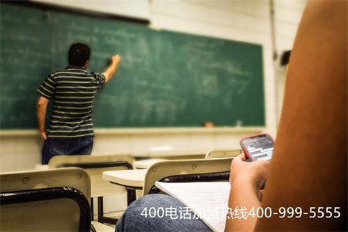 一位老師在講課 一位老師在講課